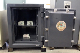 Pre Owned Chatwood Milner 2215 TRTL30X6 Equivalent High Security Safe