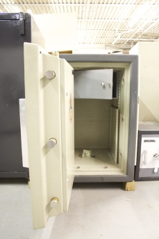 Used 3420 Chatwood Milner Safe Left Hand Swing
