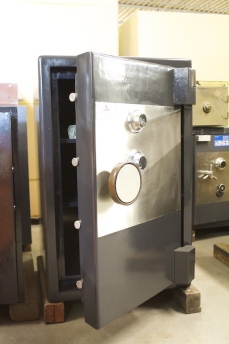 Used SLS Challenger 3520 TRTL15X6 High Security Safe