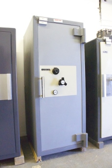 Used 6422 Original Platinum Vault TL30X6 High Security Safe Right Hand Swing