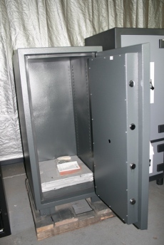 Amsec Commercial Security Showroom Model Safe