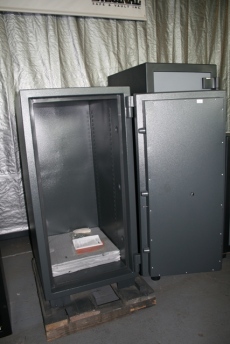 Amsec Commercial Security Showroom Model Safe