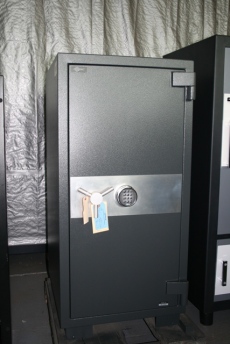 Amsec Commercial Security Showroom Model Safe