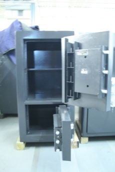 Used Amsec Double Door Drop Safe