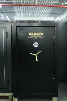 Used Dakota Maverick Safe DS-33