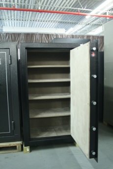 Used Dakota Maverick Safe DS-33