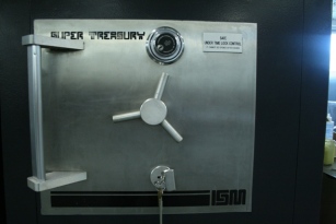Used ISM Super Treasury TRTL30X6 7526 Special Edition High Security Safe