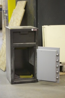 Used 2714 Mesa Front Drop Safe