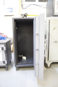 Original Resistor 3616 Heavy Duty Home Safe Showroom Model