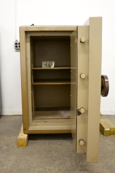 Used SLS Columbia TRTL30X6 Model 3520 High Security Safe