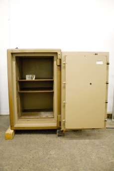 Used SLS Columbia TRTL30X6 Model 3520 High Security Safe