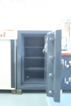 Used SLS Bankers Treasury 3520 TRTL30X6 High Security Safe