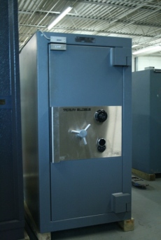 Pre Owned Treasury Millenium 4720 TRTL30X6 High Security Safe